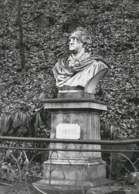 Goethův pomník v Karlových Varech z roku 1883