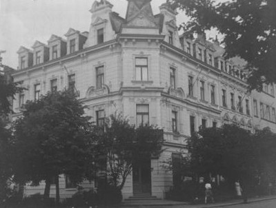 dům Cromwell na Stalinově náměstí v letech 1948-1949