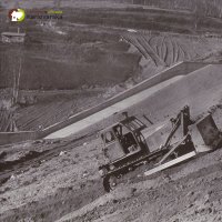 Vodní dílo na Střele u Žlutic - ve výstavbě 1965-1968 | úprava vzdušného líce hráze vodní nádrže - říjen 1967