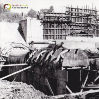 Vodní dílo na Střele u Žlutic - ve výstavbě 1965-1968 | bednění klenby injekční štoly - duben 1966