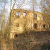Svatobor - fara | zarostlý zdevastovaný objekt bývalé fary v zaniklé vsi Svatobor od západu - březen 2012