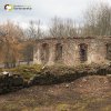 Svatobor - fara | zdevastovaný objekt bývalé fary v zaniklé vsi Svatobor z terasy u kostela od jihozápadu - březen 2018