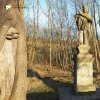 Stružná - socha sv. Jana Nepomuckého | zchátralá socha sv. Jana Nepomuckého v aleji u příjezdové silnice do Stružné - březen 2017