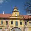 Štědrá - zámek | obnovený středový rizalit - duben 2013
