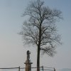 Močidlec - socha sv. Jana Nepomuckého | poškozená socha sv. Jana Nepomuckého - prosinec 2009