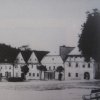 Bochov (Buchau) | severozápadní část náměstí v Bochově s dvojdomem čp. čp.24/25 a hostincem Modrá hvězda čp. 27před rokem 1945
