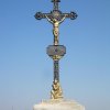 Protivec - Scherzerův kříž | nový litinový vrcholový kříž - duben 2011