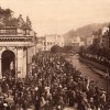 Karlovy Vary - Mlýnská kolonáda | prostor před Mlýnskou koládou na fotografii z roku 1905