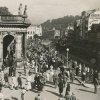 Karlovy Vary - Mlýnská kolonáda | prostor před Mlýnskou kolonádou na pohlednici z roku 1934