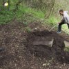 Lučiny - železný kříž | vykopání rozvaleného podstavce železného kříže u Lučin - květen 2022