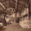 Karlovy Vary - litinová Vřídelní kolonáda | promenádní hala kolonády na historické fotografii z roku 1905