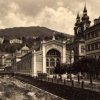 Karlovy Vary - litinová Vřídelní kolonáda | litinová Vřídelní kolonáda na historické fotografii z roku 1928