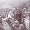 Karlovy Vary - litinová Vřídelní kolonáda | Vřídelní kolonáda vedle Vřídelních lázní před rokem 1939