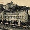 Karlovy Vary - Lázeňský dům (Lázně III) | Lázeňský dům (Kurhaus) na historické pohlednici z roku 1911