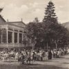Karlovy Vary - Poštovní dvůr | zahradní pavilon na pohlednici z doby kolem roku 1940