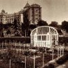 Karlovy Vary - hotel Imperial | zahrady hotelu Imperial na historické pohlednici z roku 1935