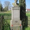 Protivec - Lukschenský kříž | podstavec busty T. G. Masaryka se soklem kříže - duben 2011