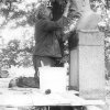 Protivec - busta Tomáše Garrigua Masaryka | oprava poničené busty v roce 1990