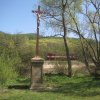 Záhořice - železný kříž | upravené prostranství u železného kříže u Záhořic - duben 2012