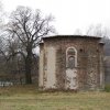 Branišov - kostel sv. Blažeje | závěr zdevastovaného poutního kostela sv. Blažeje u Branišova od východu - listopad 2011