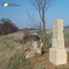 Kobylé - Forsterův kříž | nalezený a znovuvztyčený zdevastovaný podstavec Forsterova kříže u Kobylé - březen 2016