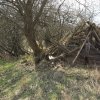 Radošov - kaple | vstupní průčelí kamenné kaple u zaniklé hájovny u Radošova - duben 2020