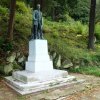 Kyselka - pomník Heinricha Mattoniho | obnovený pomník Heinricha Mattoniho v Kyselce - září 2013