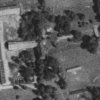 Spálená - zámek Nový Dvůr | chátrající hospodářský areál na leteckém snímku z roku 1953
