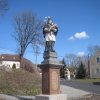 Tatrovice - socha sv. Jana Nepomuckého | obnovená plastika od západu - duben 2013