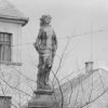 Chodov - socha sv. Šebestiána | vrcholová plastika v době kolem roku 1945