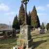 Velichov - pomník obětem 1. světové války | zchátralý pamětní kříž ve Velichově - březen 2014