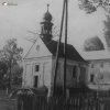 Dlouhá Lomnice - kaple sv. Petra a Pavla | zchátralá kaple sv. Petra a Pavla v Dlouhé Lomnici od jihovýchodu před rokem 1968