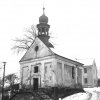 Dlouhá Lomnice - kaple sv. Petra a Pavla | zchátralá kaple sv. Petra a Pavla v Dlouhé Lomnici od jihovýchodu - leden 1965