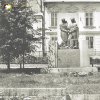 Žlutice - pomník osvobození | pomník osvobození na náměstí ve Žluticích v době před rokem 1968