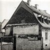 Žlutice - panský dům | severní štít bočního křídla po demolici sousedního domu čp. 2 na fotografii z roku 1963