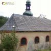 Horní Slavkov - kostel sv. Anny | severovýchodní průčelí zchátralého kostela sv. Anny před opravou střechy - srpen 2002