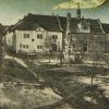 Žlutice - radnice | radnice čp. 144 v sousedství muzea na náměstí na výřezu pohlednice z doby kolem roku 1900