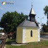Vintířov - kaple sv. Anny | závěr udržované pseudogotické obecní kaple sv. Anny ve Vintířově - srpen 2015