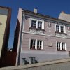 Žlutice - měšťanský dům čp. 137 | vstupní průčelí měšťanského domu čp. 137 na náměstí ve Žluticích - srpen 2015
