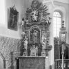 Louka - kostel sv. Václava | postranní oltář Panny Marie v roce 1950