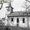 Louka - kostel sv. Václava | zdevastovaný objekt bývalého kostela sv. Václava v Louce na fotografii z roku 1984