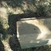 Semtěš - pískovcový kříž | objevený vysekaný nápis na středové části podstavce pískovcového kříže - srpen 2016