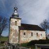 Verušice - kostel sv. Mikuláše | jižní průčelí zchátralého hřbitovního kostela sv. Mikuláše u Verušic - duben 2015