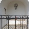 Libá - Bílá kaple | vnitřní prostor výklenku kaple - září 2016