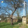 Semtěš - Modlův kříž | zchátralý pseudogotický kříž nazývaný Modlův kříž na okraji bývalé zahrady ve vsi Semtěš - duben 2016
