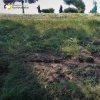 Pšov - železný kříž | místo nálezu s negativním otiskem náhodně objeveného železného kovaného kříže na okraji silnice do Manětína - srpen 2016