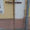 Pšov - železný kříž | zchátralý vysoký železný kovaný kříž - září 2016
