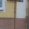 Pšov - železný kříž | zchátralý vysoký železný kovaný kříž - září 2016