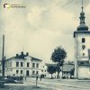 Prameny - kostel sv. Linharta | farní kostel sv. Linharta na návsi v Pramenech od jihu na historické pohlednici z roku 1925