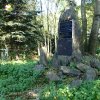 Boč - pomník obětem 1. světové války | zchátralý a zarostlý pomník obětem 1. světové války v Boči - říjen 2013